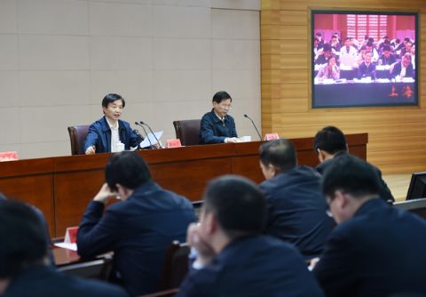 点击放大鼠标滚轮控制大小