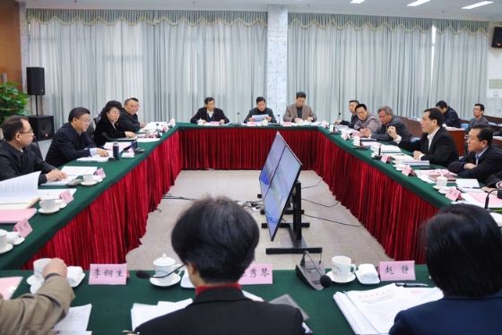 点击放大鼠标滚轮控制大小